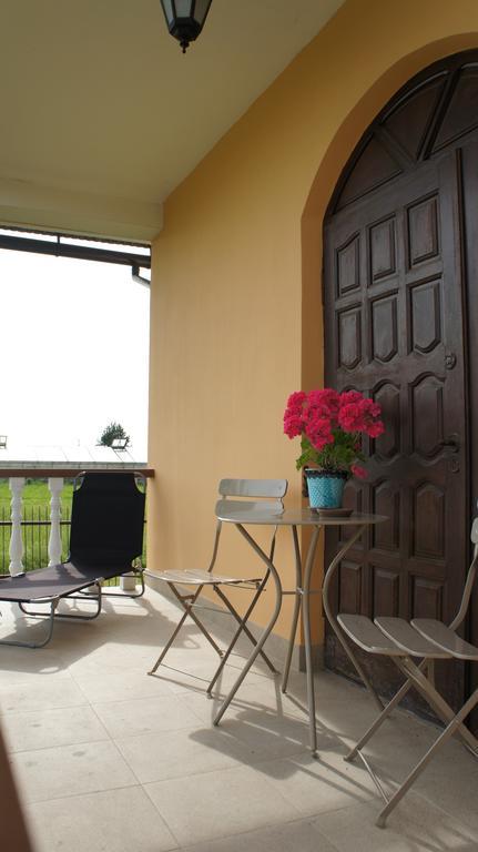 Hôtel Osrodek Wypoczynkowy Trzy Korony à Frydman Extérieur photo